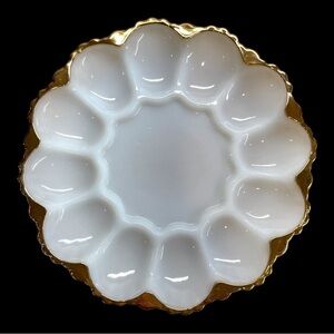 FIRE KING, ANCHOR HOCKING, 10” ROUND, OYSTER/EGG SERVING DISH IN OPALINE WHITE